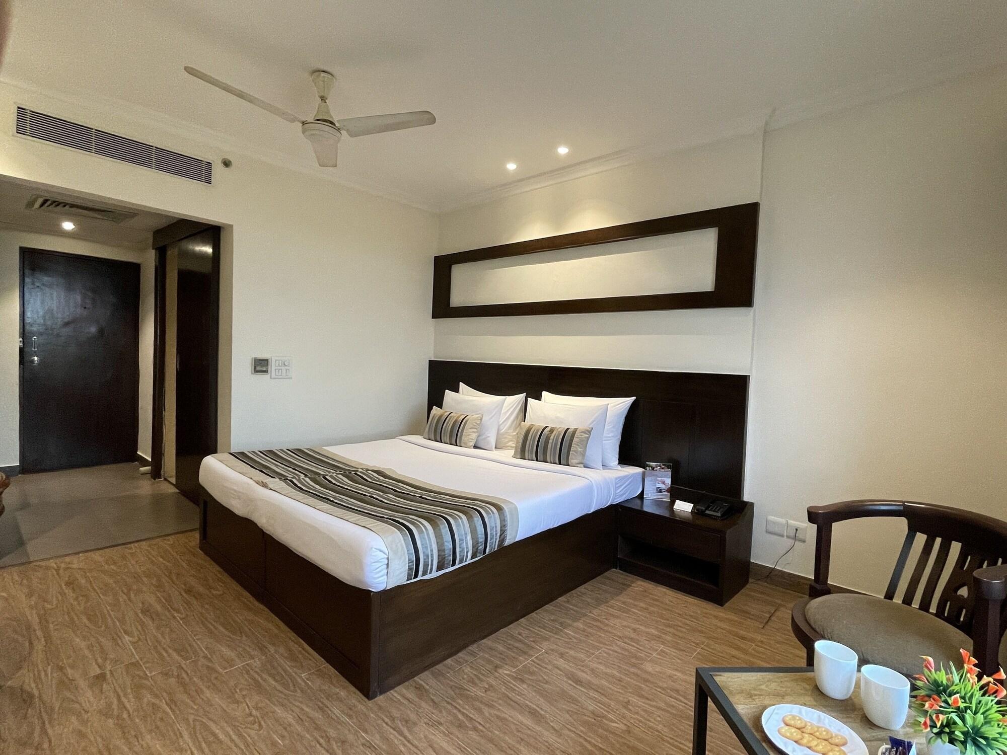 Royale Sarovar Portico Agra Agra  Dış mekan fotoğraf