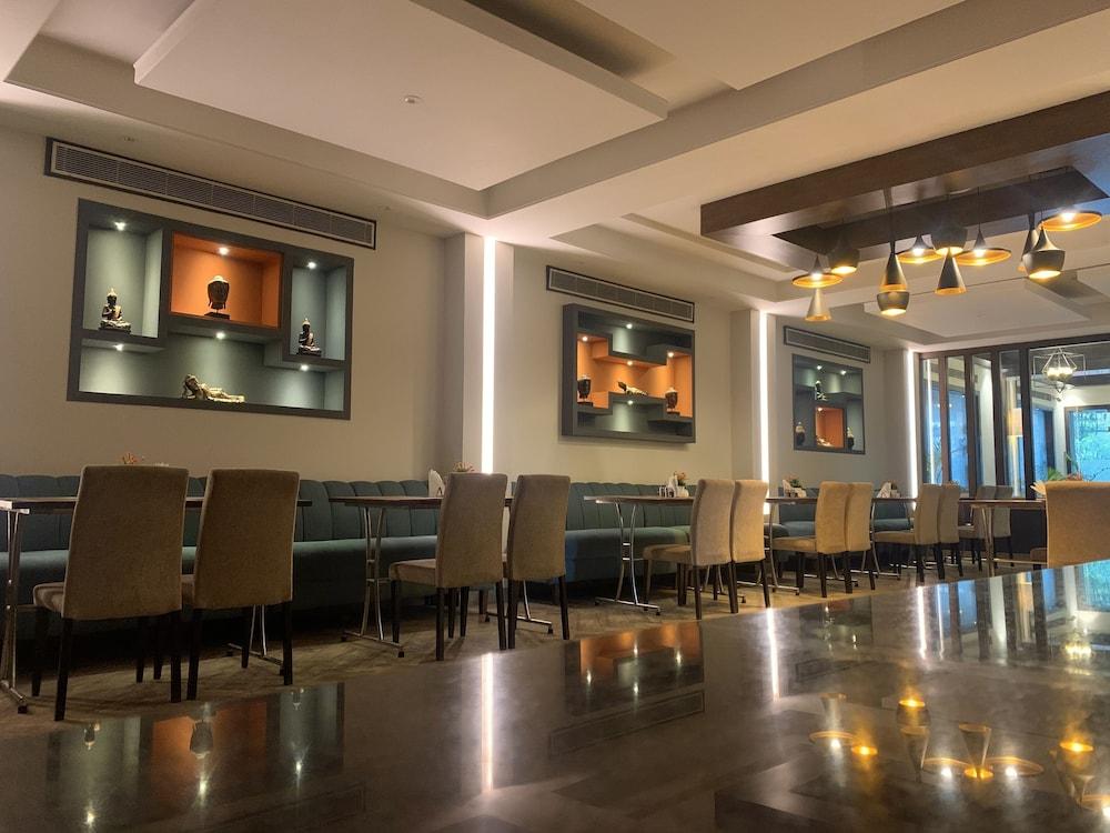 Royale Sarovar Portico Agra Agra  Dış mekan fotoğraf