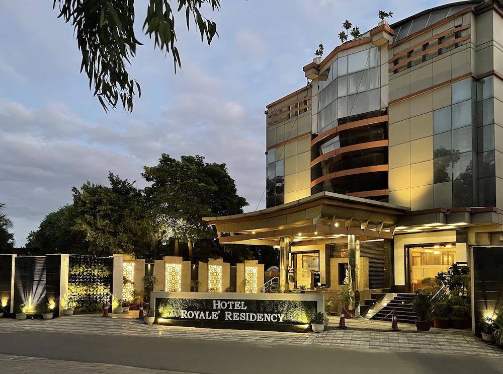 Royale Sarovar Portico Agra Agra  Dış mekan fotoğraf