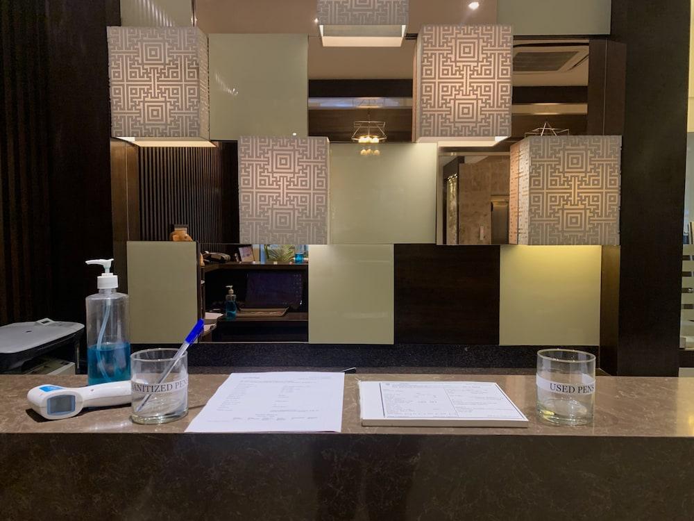 Royale Sarovar Portico Agra Agra  Dış mekan fotoğraf