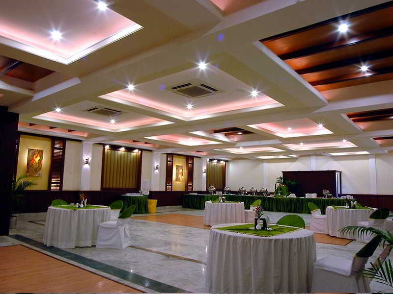Royale Sarovar Portico Agra Agra  Dış mekan fotoğraf